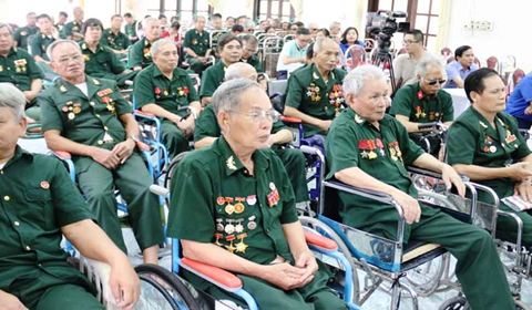 Hỗ trợ đi điều dưỡng tập trung, tham quan, dự hội nghị đối với người có công với cách mạng, thân nhân của người có công với cách mạng  