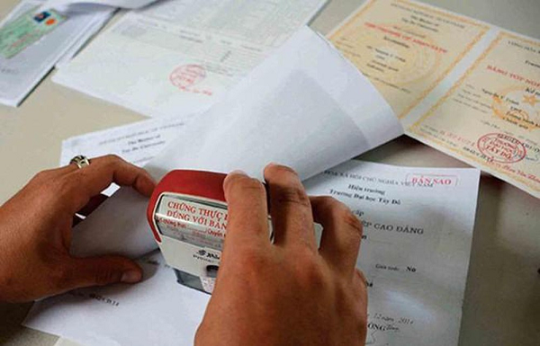 Cần lưu ý gì khi chứng thực bản sao từ bản chính các giấy tờ, văn bản của nước ngoài